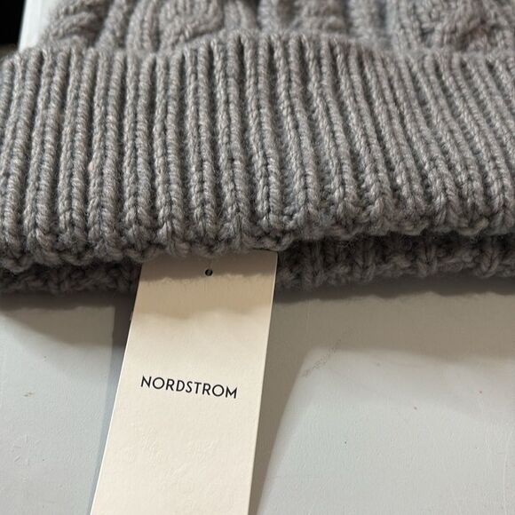 Nordstrom Cable Knit Beanie Hat O/S Gray unisex NWT - Picture 5 of 6